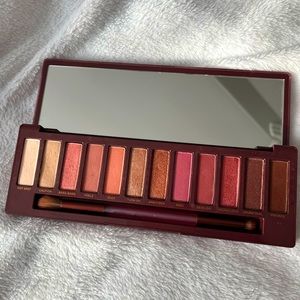 *Discontinued* Urban Decay Naked cherry eyeshadow palette